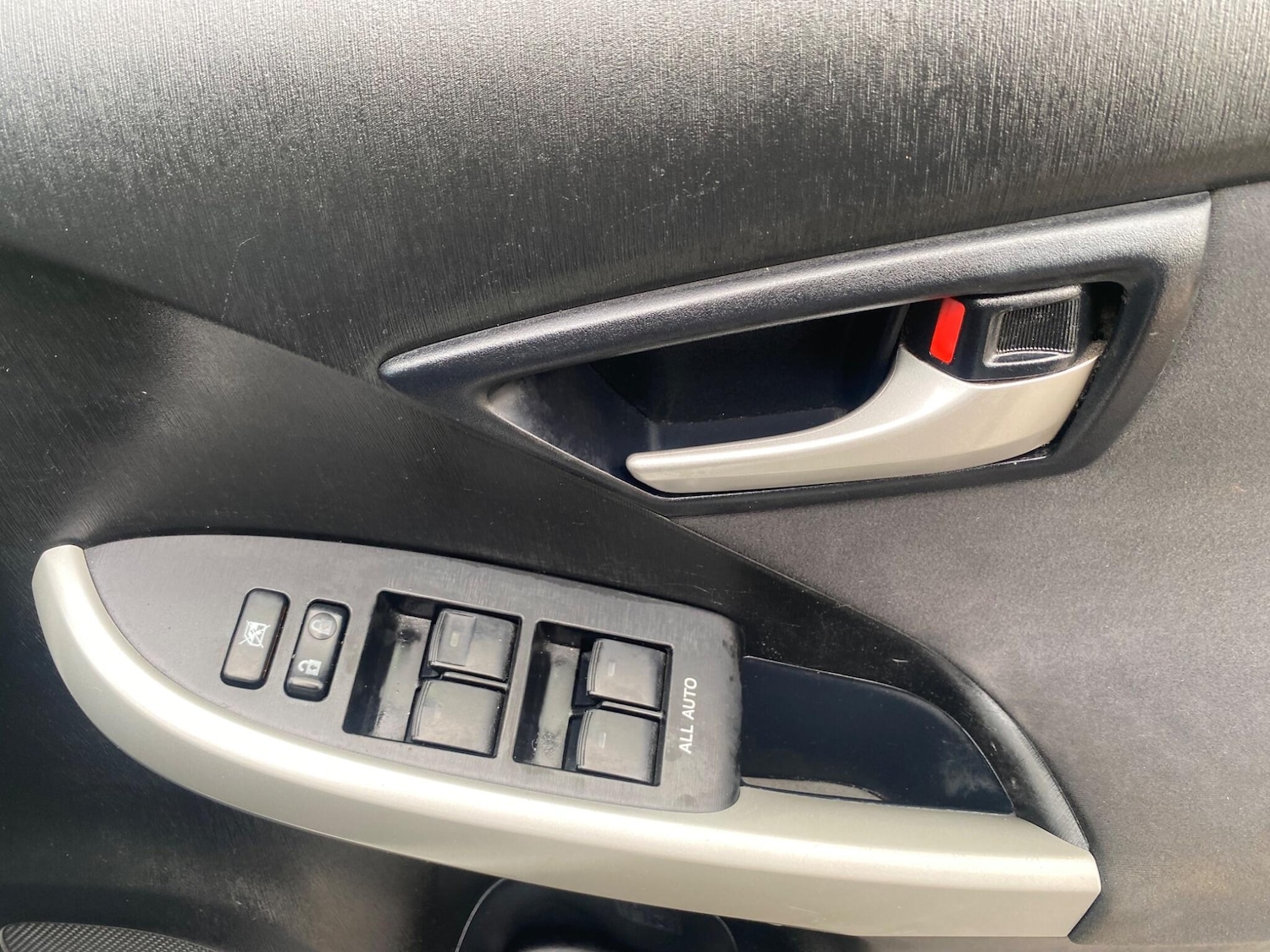 Used Toyota Prius 2012 for sale - 77396480: Photo 39