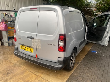 Used Peugeot Partner 2017 for sale - 78471516: Photo
