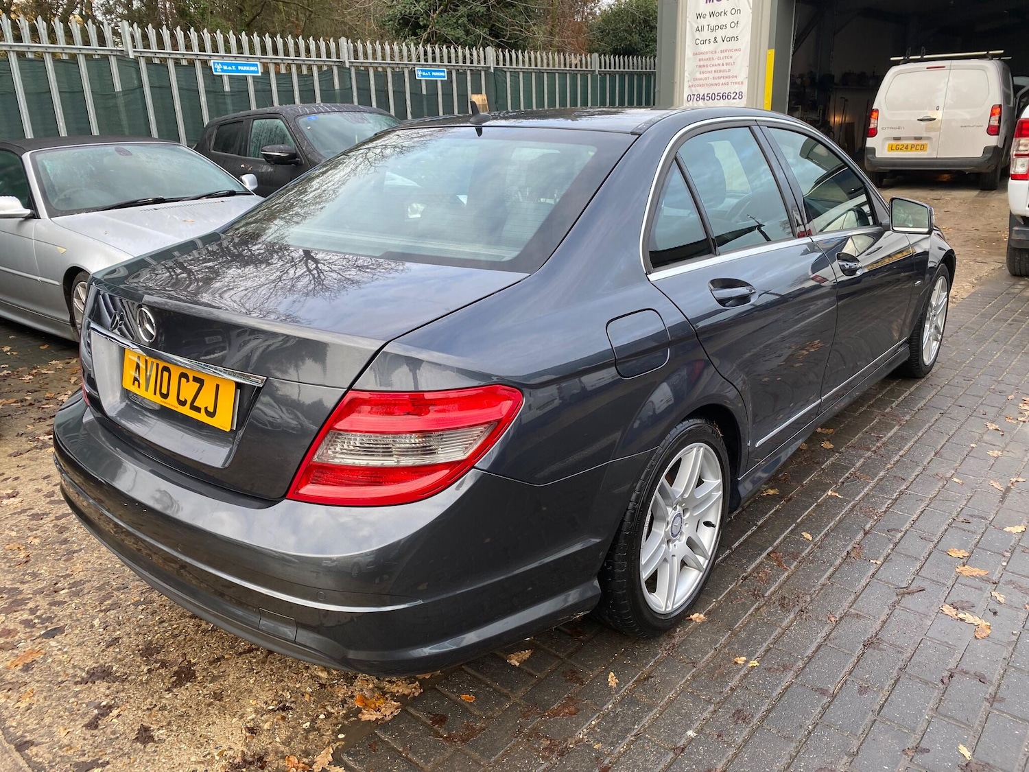 Used Mercedes-Benz C Class 2010 for sale - 76935857: Photo 13