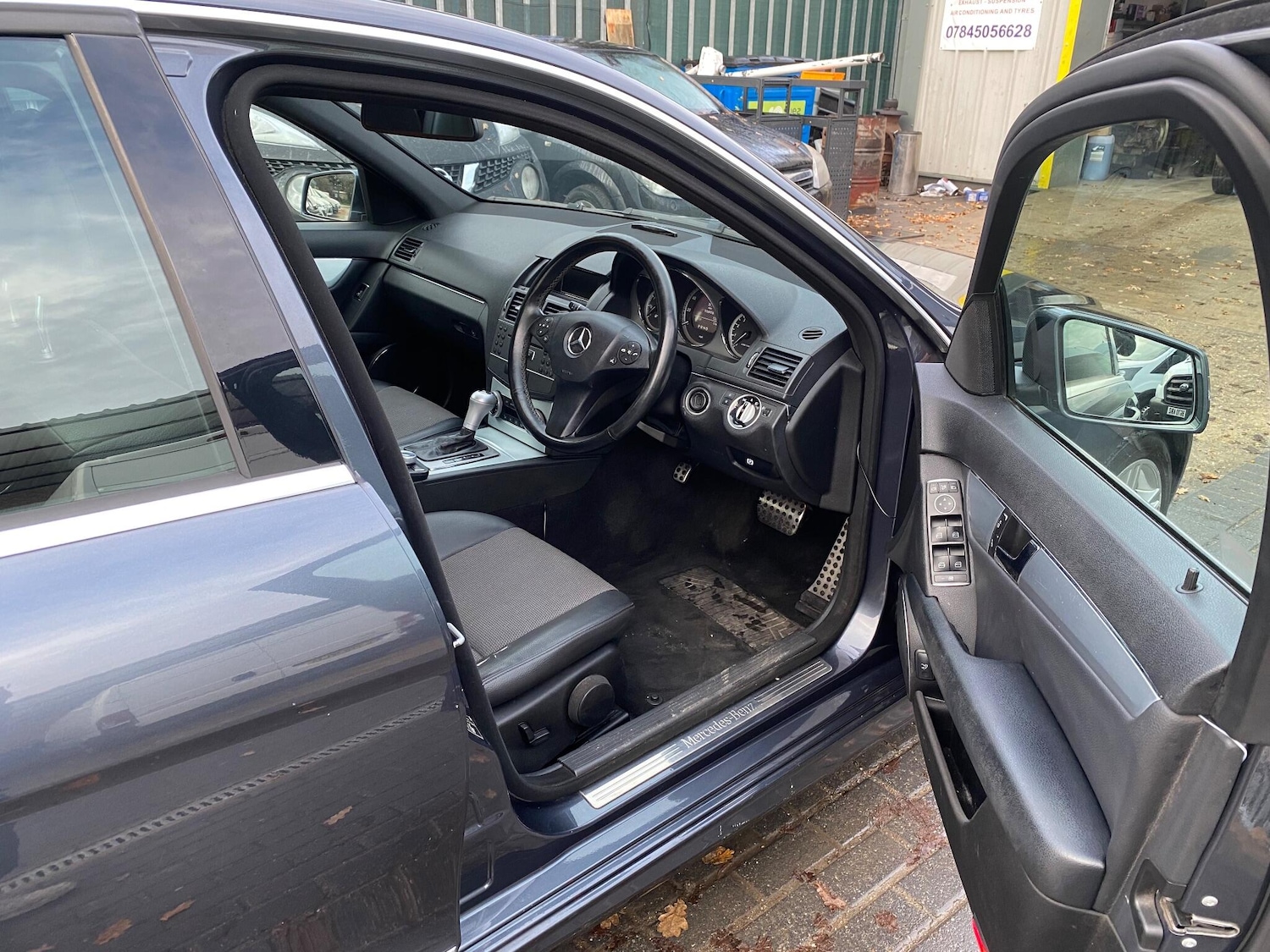 Used Mercedes-Benz C Class 2010 for sale - 76935857: Photo 17