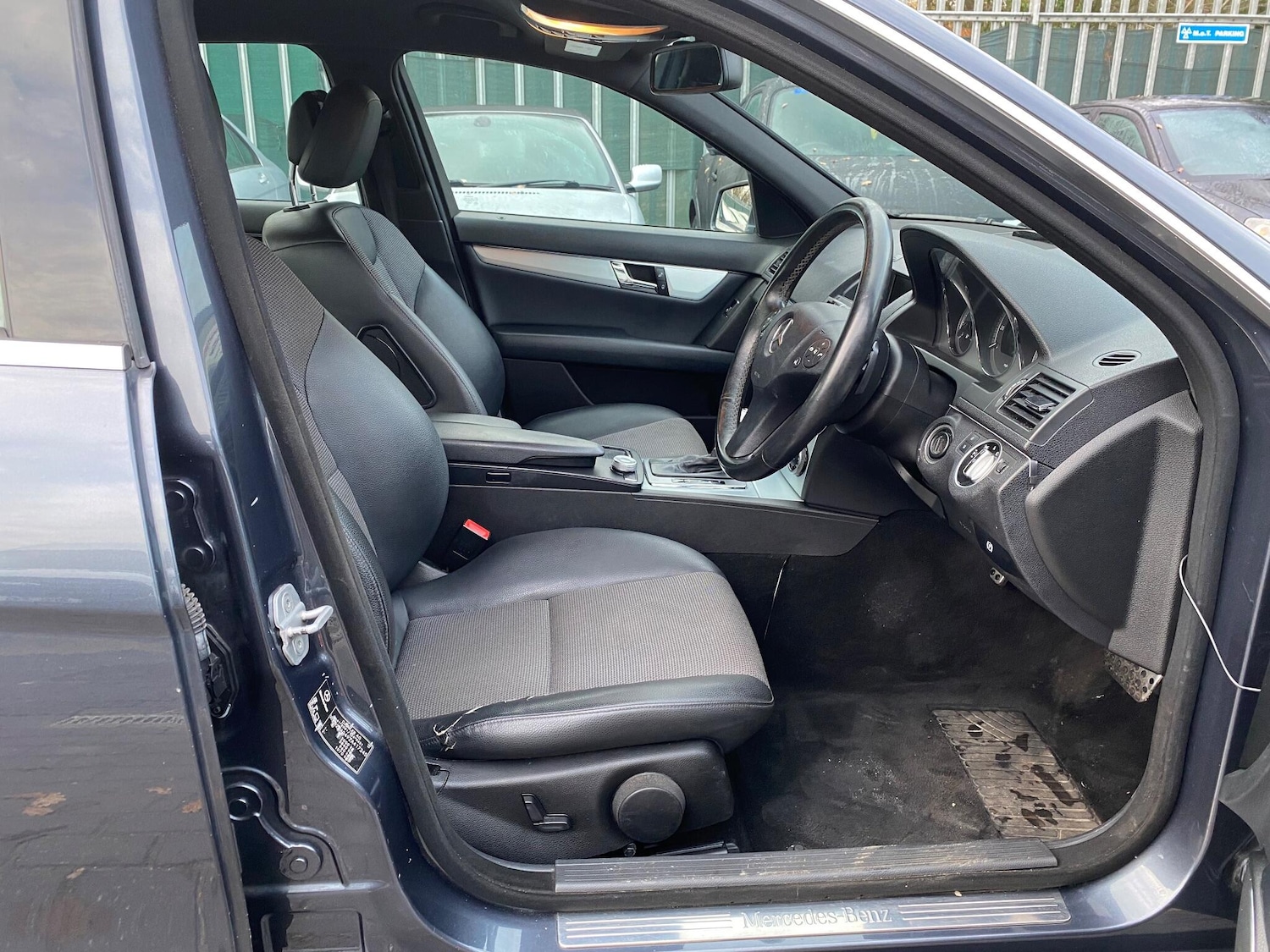 Used Mercedes-Benz C Class 2010 for sale - 76935857: Photo 18