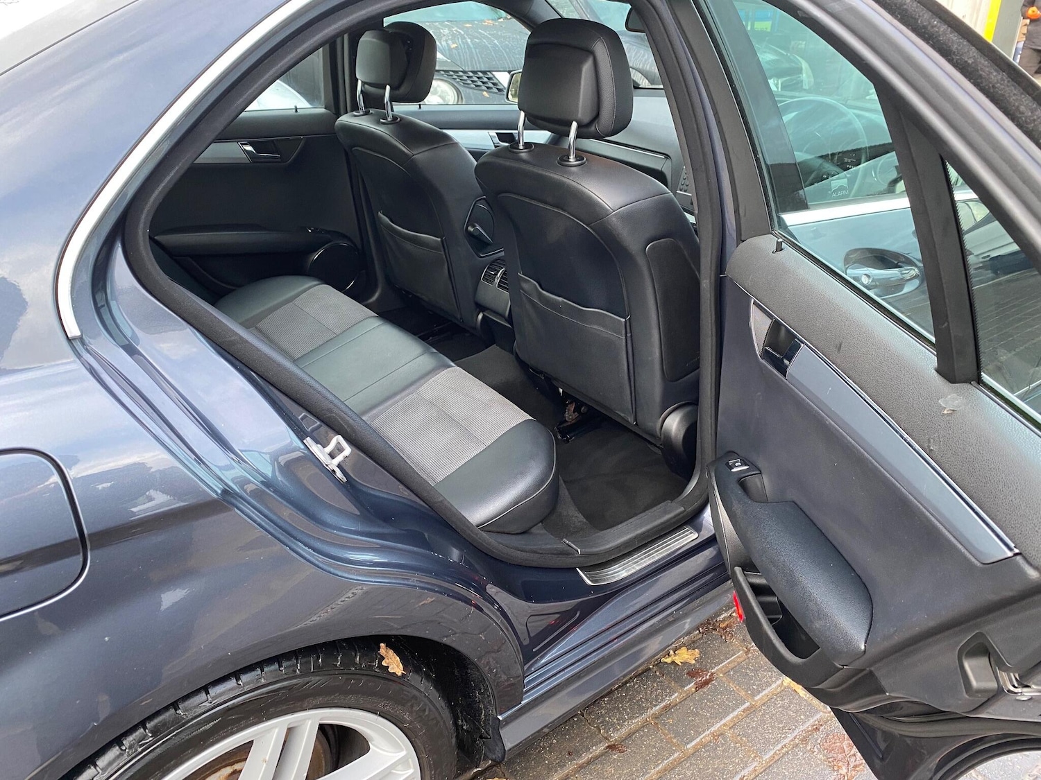 Used Mercedes-Benz C Class 2010 for sale - 76935857: Photo 19