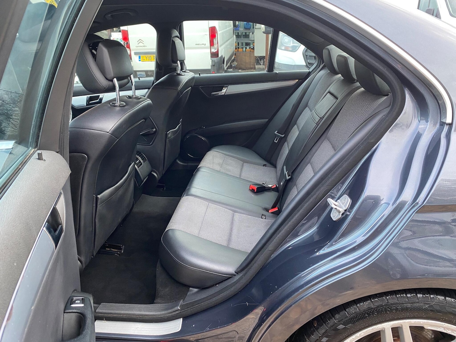 Used Mercedes-Benz C Class 2010 for sale - 76935857: Photo 22