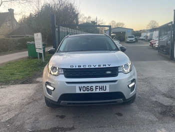 Used Land Rover Discovery Sport 2017 for sale - 77940704: Photo