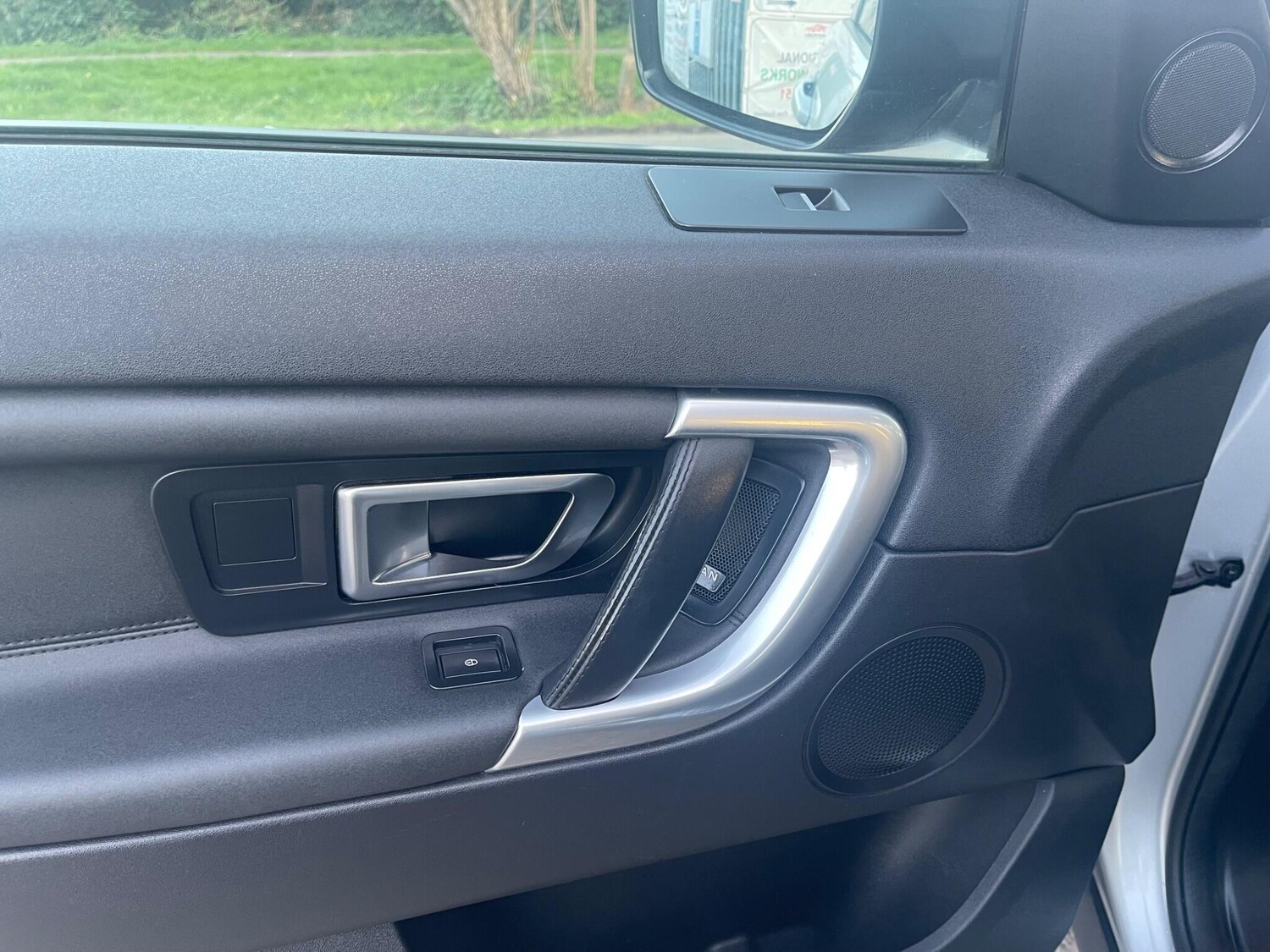 Used Land Rover Discovery Sport 2017 for sale - 77940704: Photo 31