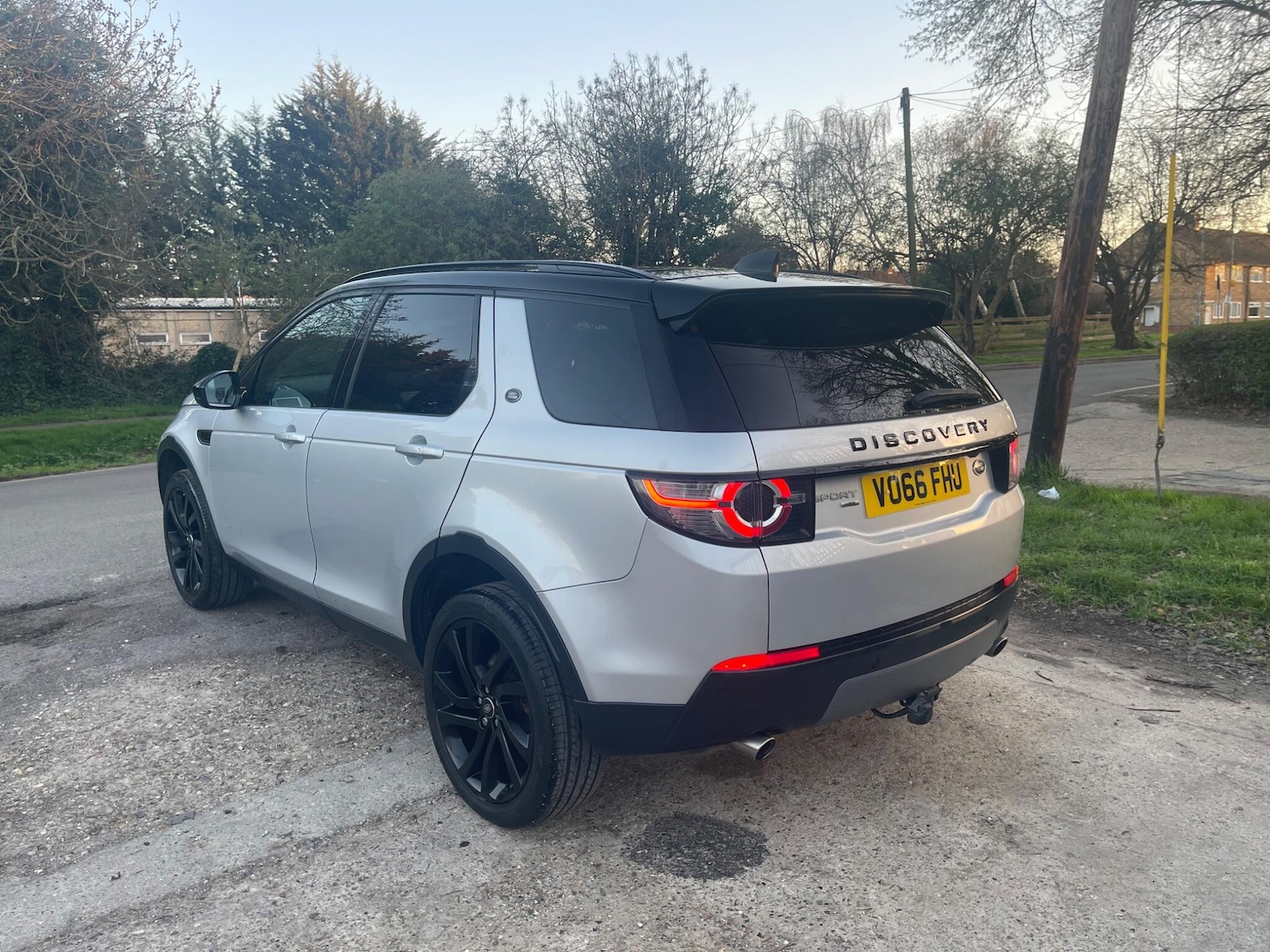 Used Land Rover Discovery Sport 2017 for sale - 77940704: Photo 4