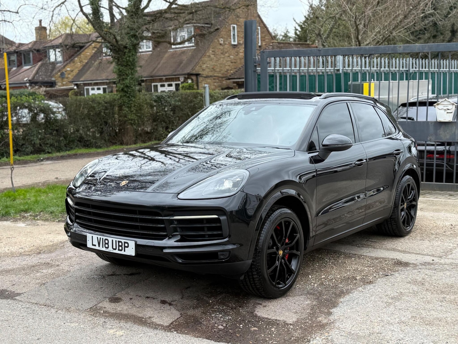 Used Porsche Cayenne 2018 for sale - 77909379: Photo 4