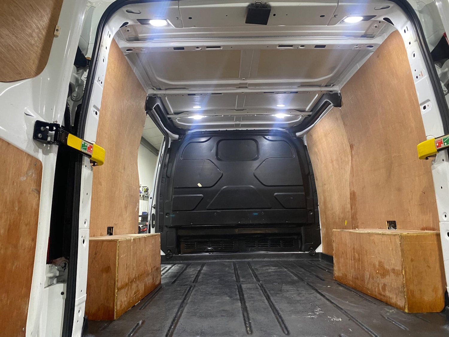 Used Ford Transit Custom 2020 for sale - 76440906: Photo 41