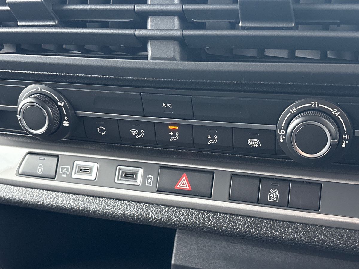 Used Vauxhall Vivaro for sale - 77077673: Photo 28