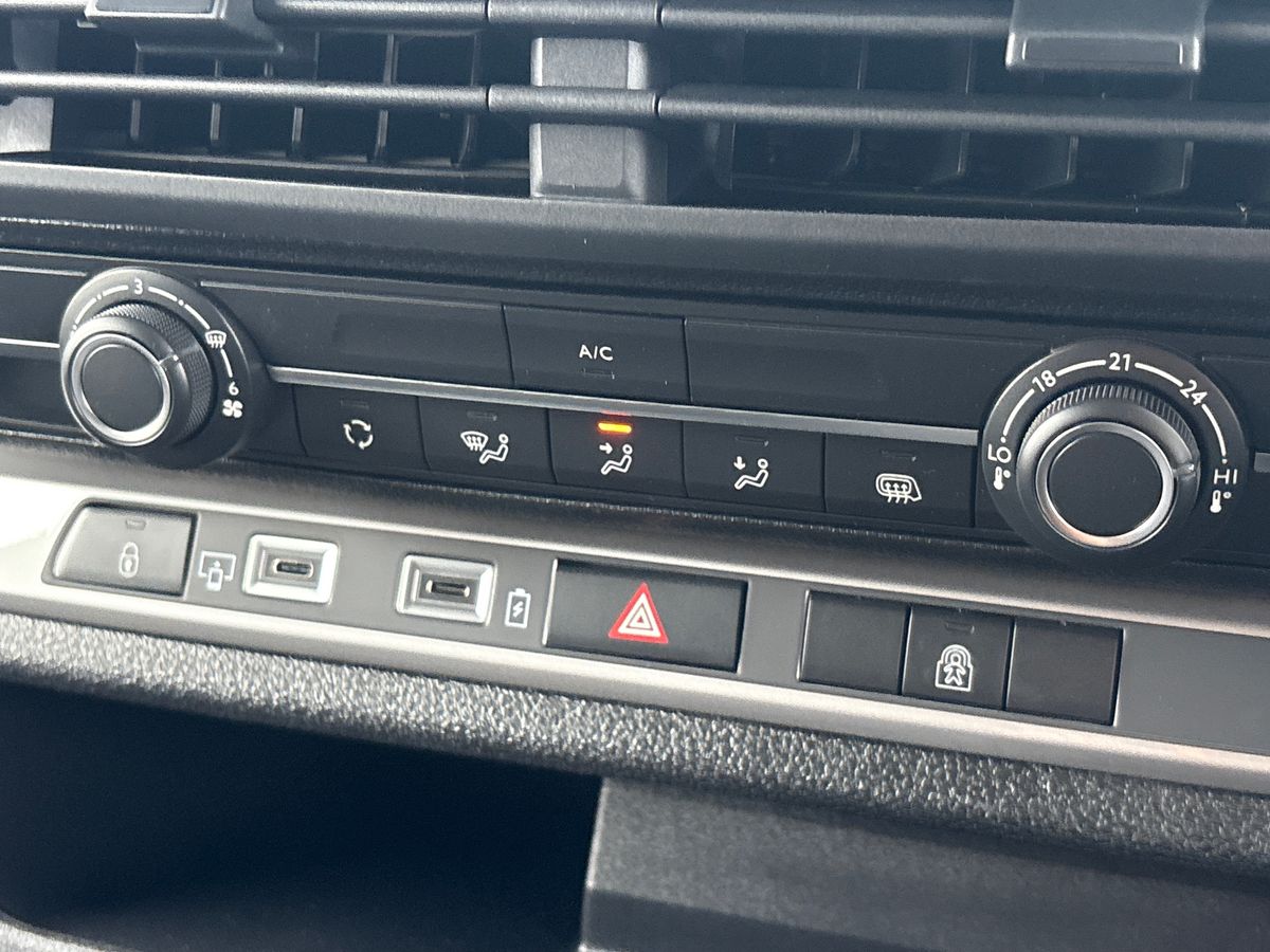 Used Vauxhall Vivaro for sale - 77077670: Photo 28