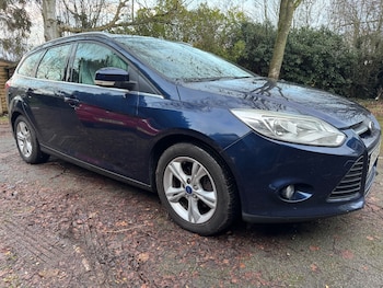 2011 (61) - 1.6 125 Zetec 5dr