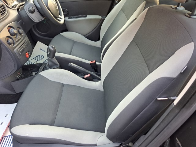 Used Renault Clio 2011 for sale - 76815154: Photo 10