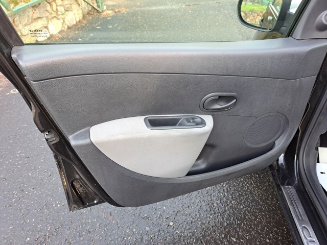 Used Renault Clio 2011 for sale - 76815154: Photo 11