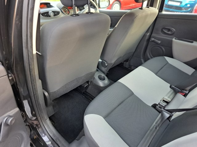 Used Renault Clio 2011 for sale - 76815154: Photo 12