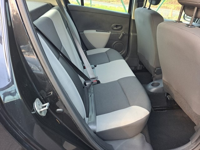 Used Renault Clio 2011 for sale - 76815154: Photo 16