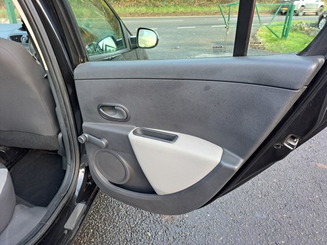 Used Renault Clio 2011 for sale - 76815154: Photo 17