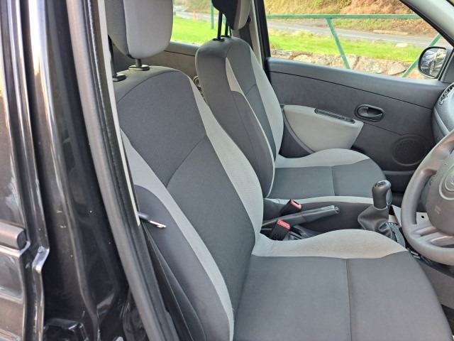 Used Renault Clio 2011 for sale - 76815154: Photo 18