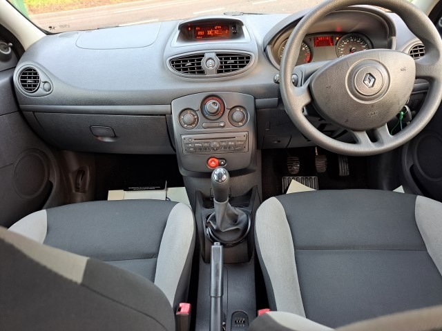 Used Renault Clio 2011 for sale - 76815154: Photo 20