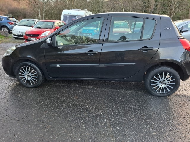Used Renault Clio 2011 for sale - 76815154: Photo 8
