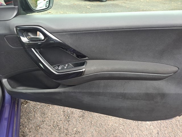 Used Peugeot 208 2013 for sale - 76735683: Photo 17