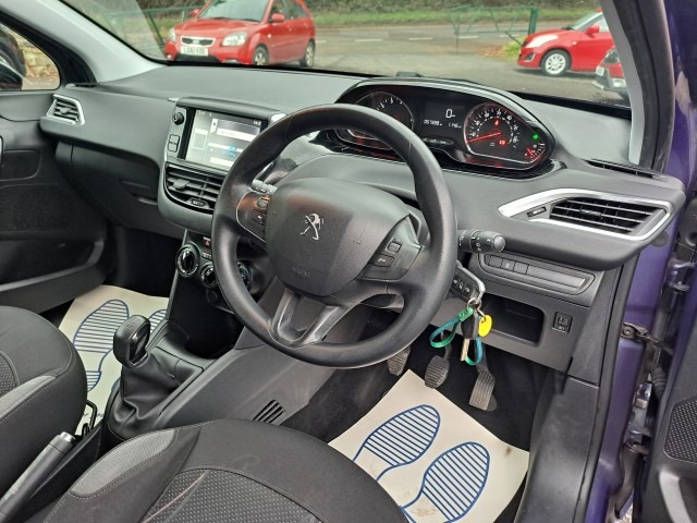 Used Peugeot 208 2013 for sale - 76735683: Photo 18