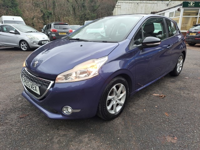 Used Peugeot 208 2013 for sale - 76735683: Photo 2