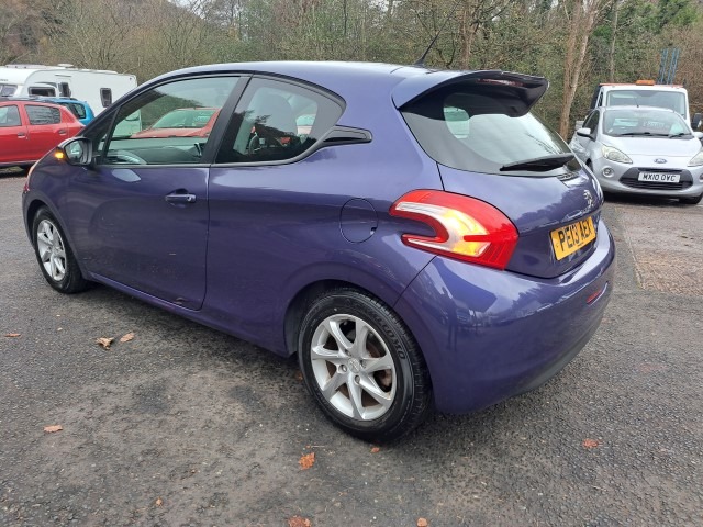 Used Peugeot 208 2013 for sale - 76735683: Photo 4