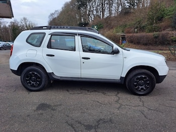 Used Dacia Duster 2015 for sale - 77475125: Photo