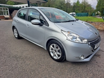 Used Peugeot 208 2014 for sale - 78296634: Photo