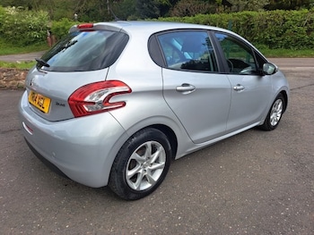 Used Peugeot 208 2014 for sale - 78296634: Photo