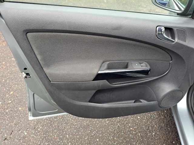 Used Vauxhall Corsa 2012 for sale - 76735701: Photo 8