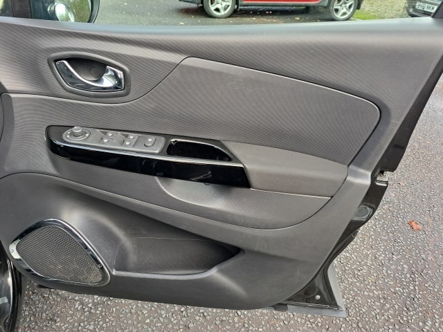 Used Renault Captur 2014 for sale - 76640122: Photo 21