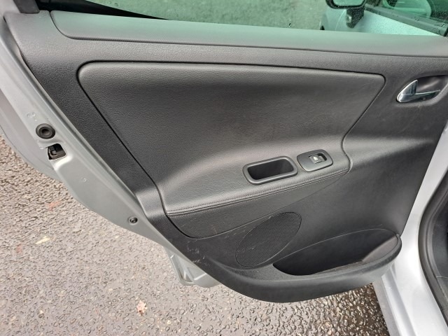 Used Peugeot 207 2013 for sale - 76817461: Photo 12