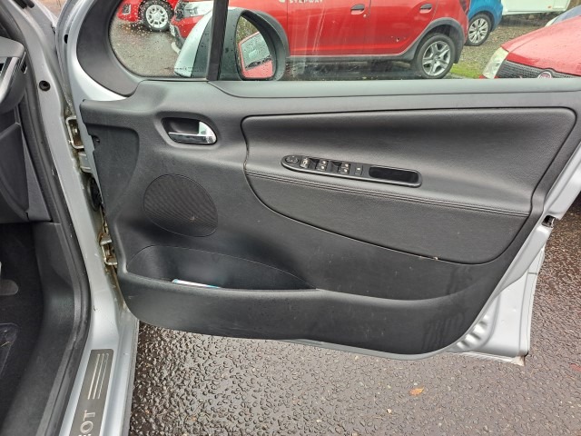 Used Peugeot 207 2013 for sale - 76817461: Photo 17