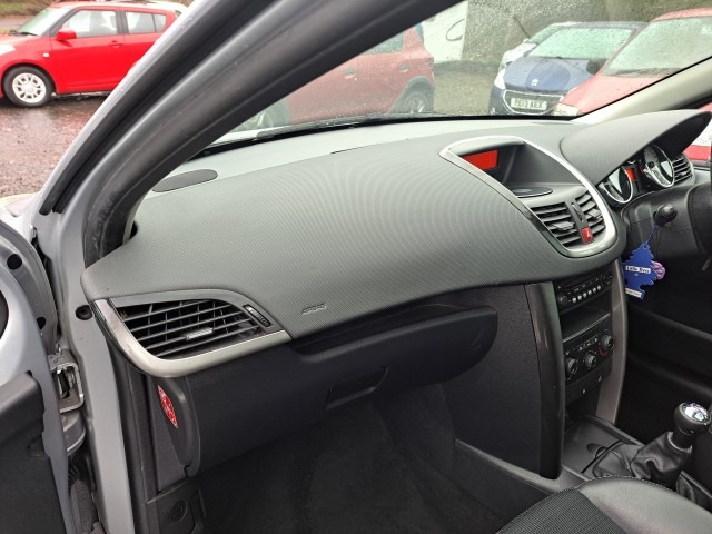 Used Peugeot 207 2013 for sale - 76817461: Photo 8