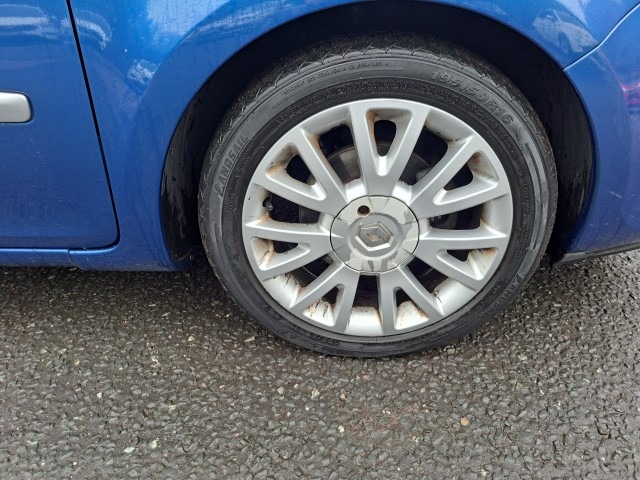 Used Renault Clio 2010 for sale - 77475054: Photo 12