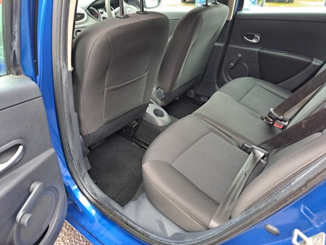 Used Renault Clio 2010 for sale - 77475054: Photo 17