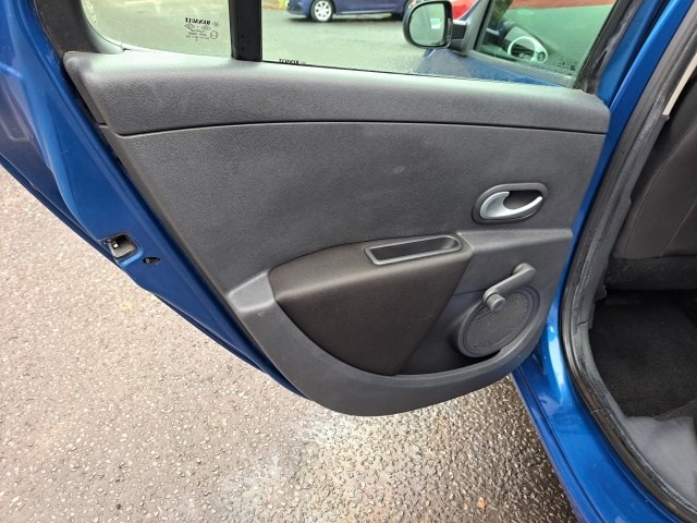 Used Renault Clio 2010 for sale - 77475054: Photo 18