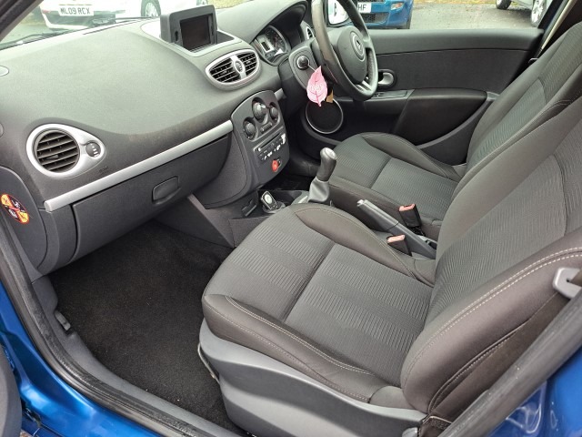 Used Renault Clio 2010 for sale - 77475054: Photo 19