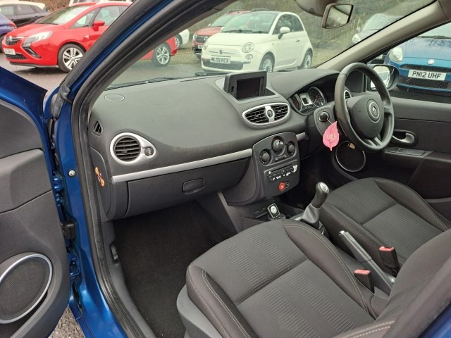 Used Renault Clio 2010 for sale - 77475054: Photo 21