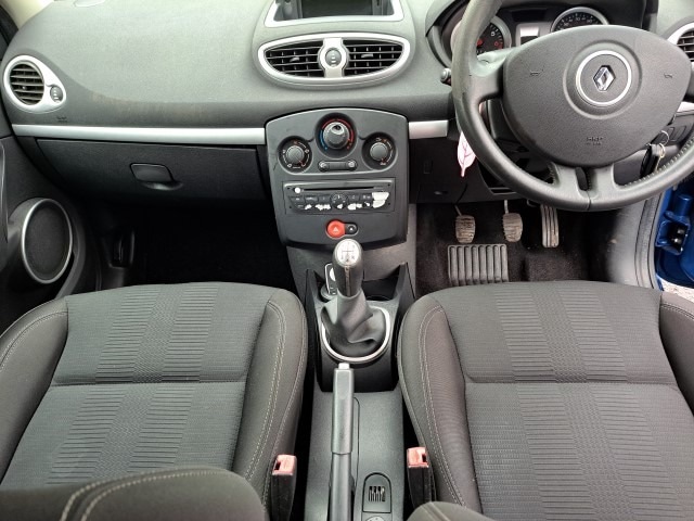 Used Renault Clio 2010 for sale - 77475054: Photo 25