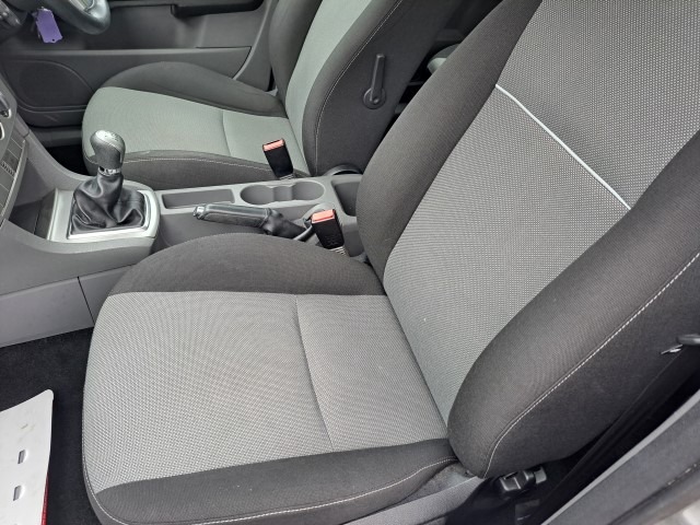 Used Ford Focus 2010 for sale - 76287378: Photo 11