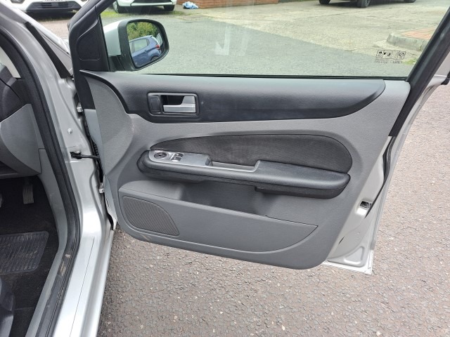 Used Ford Focus 2010 for sale - 76287378: Photo 18