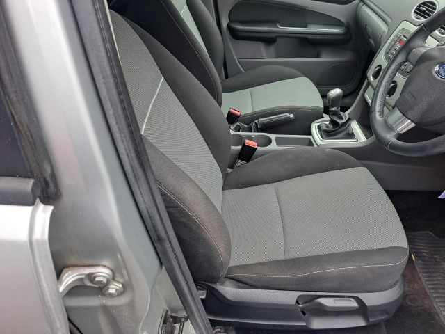 Used Ford Focus 2010 for sale - 76287378: Photo 19
