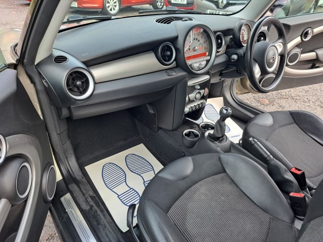 Used MINI Hatch 2010 for sale - 76492340: Photo 14