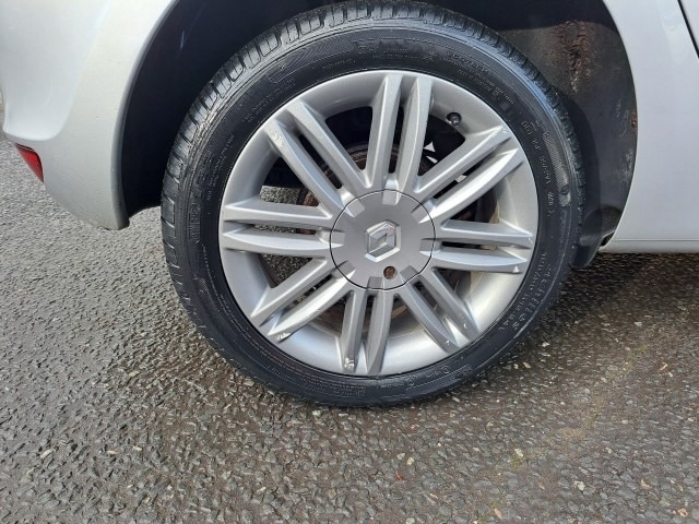 Used Renault Clio 2011 for sale - 77365165: Photo 11