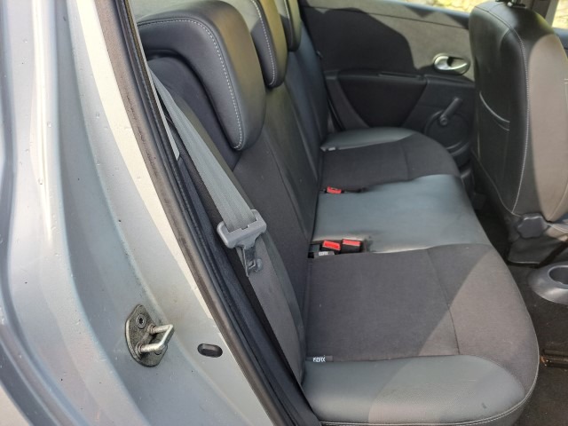 Used Renault Clio 2011 for sale - 77365165: Photo 14