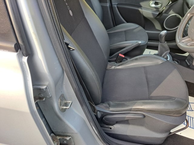 Used Renault Clio 2011 for sale - 77365165: Photo 18