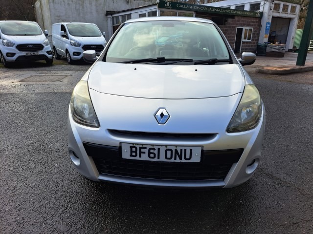 Used Renault Clio 2011 for sale - 77365165: Photo 2