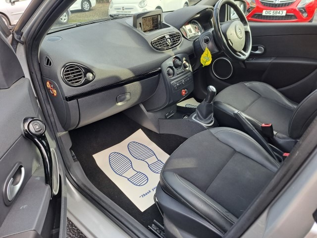 Used Renault Clio 2011 for sale - 77365165: Photo 22